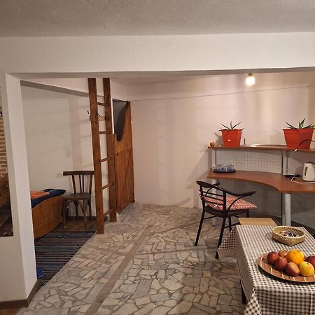 At Pikotiko'S - Korca City Rooms For Rent Exteriör bild